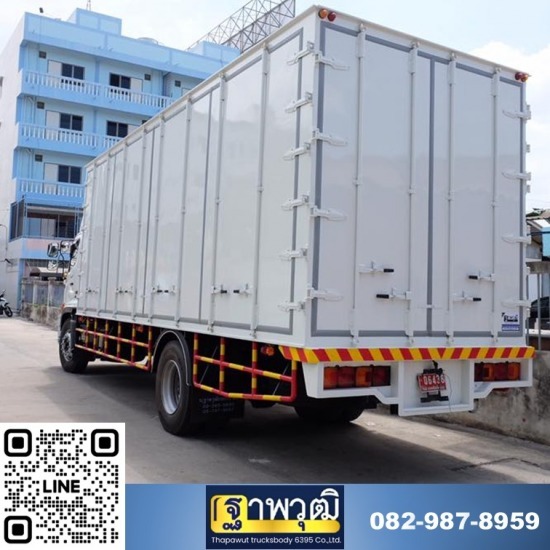 ตู้แห้ง 10 ประตูบนแชสซีรถบรรทุก 10 ล้อ ต่อคาร์โก้ กระบะเหล็ก  อู่ต่อตู้ทึบ  ตู้แห้ง 10 ประตูบนแชสซีรถบรรทุก 10 ล้อ 